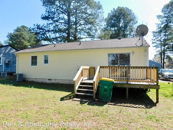 3rd image of 3715 White Oak Dr