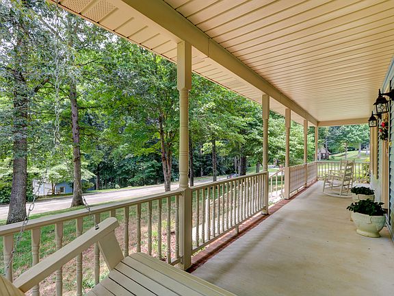 2nd image of 1755 Canterbury Dr