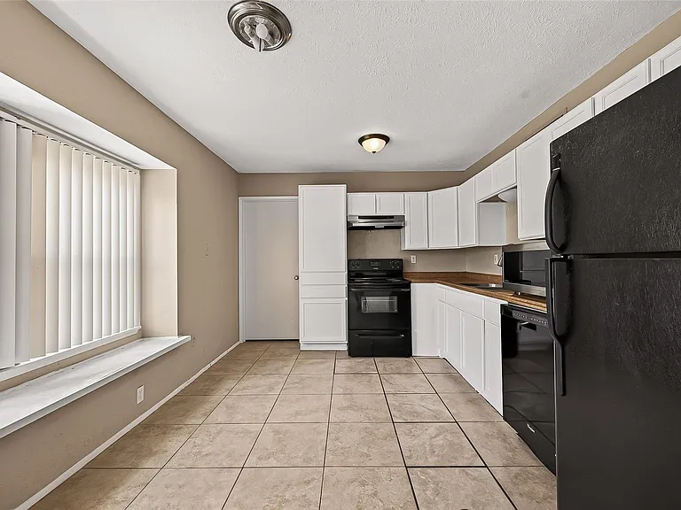 7410 La Granada Dr — Photo 14