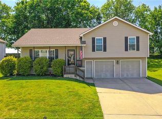 8718 N Winfield Ave, Kansas City, MO 64153