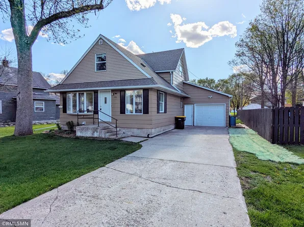 420 S 8th St, Bird Island, MN 55310