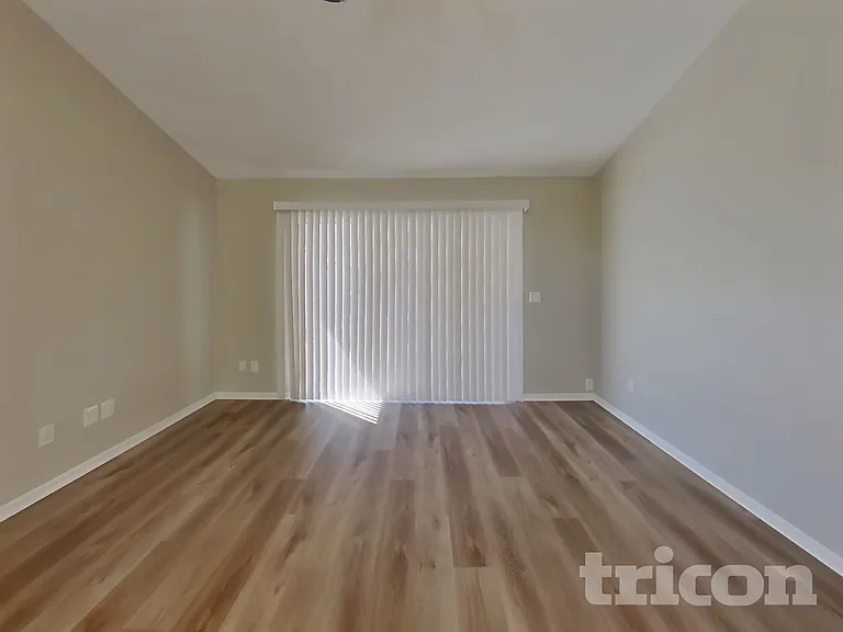 1623 Chatham Cir — Photo 2