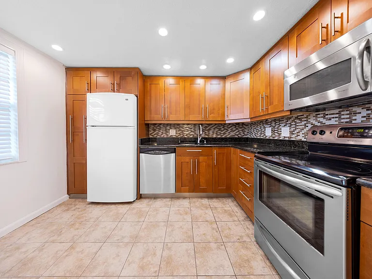 575 Oaks Ln #1009 — Photo 4