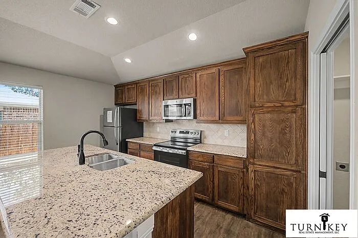 1324 White Sand Dr — Photo 5