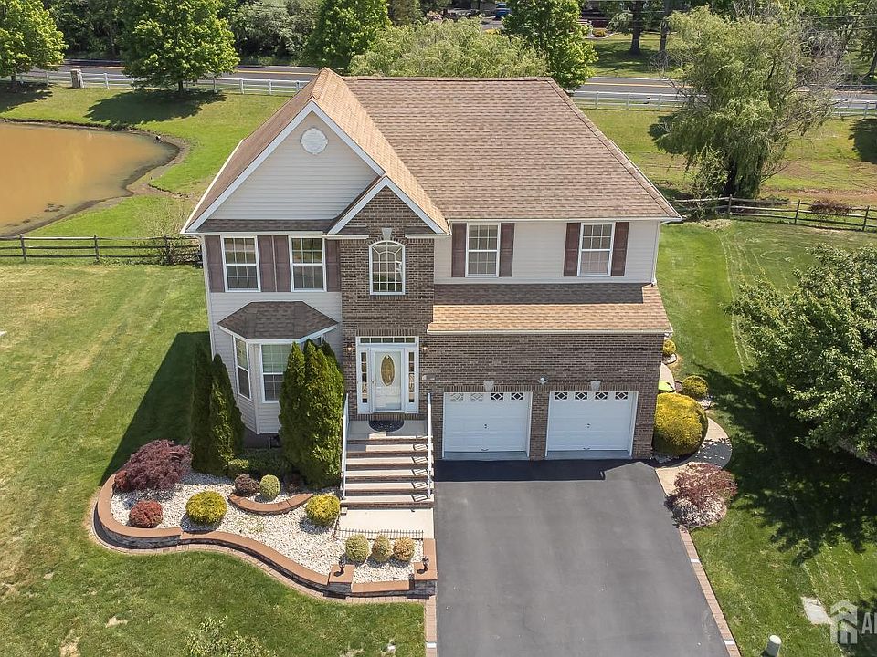 1st image of 32 Carnation Rd