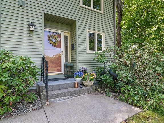 4th image of 10 Walnut St Unit 10