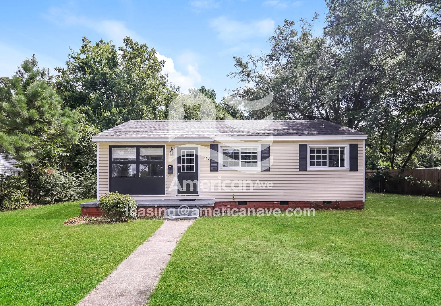 3 bed, 1.0 bath, 965 sqft, $1,475 — Photo 1