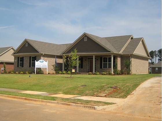 1st image of 105 Misty Creek Cir