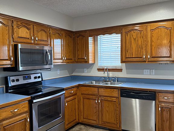 3rd image of 733 W Cardinal Dr #3B