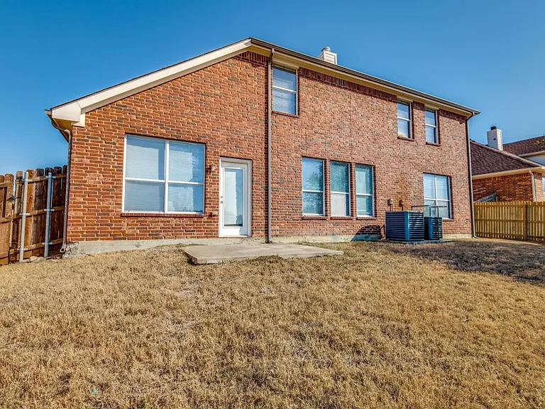 5819 Foxglove Ln — Photo 24