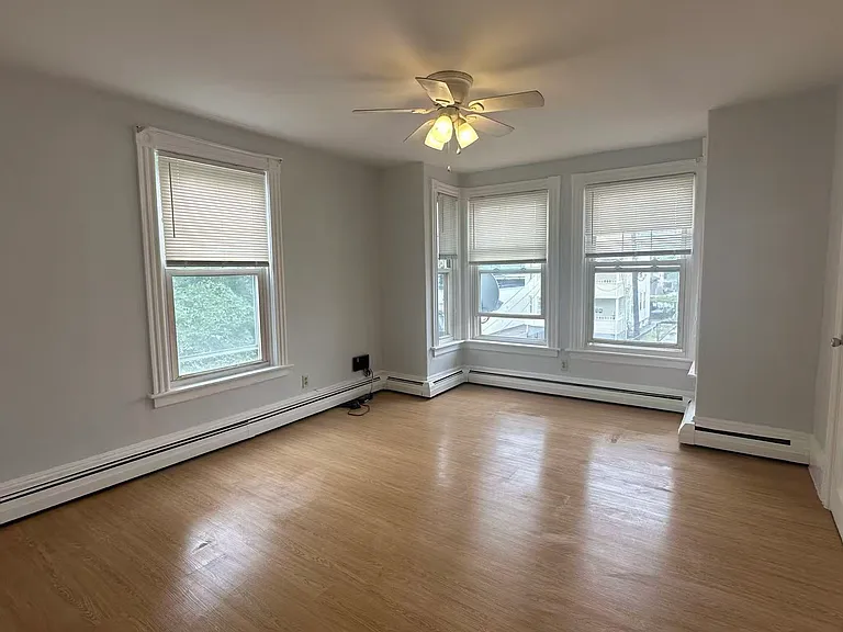 412 Waterman Ave #2L — Photo 6