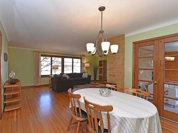 5th image of 1326 Smith Ave S