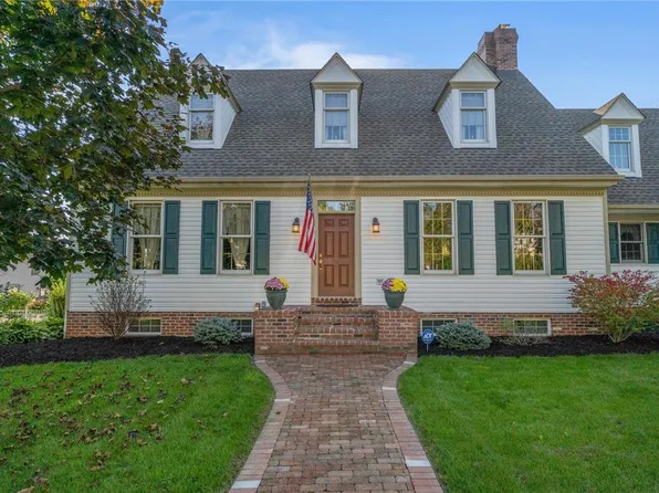 3646 Leah Dr, Emmaus, PA 18049