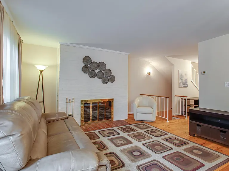 6063 Hardwick Pl — Photo 19