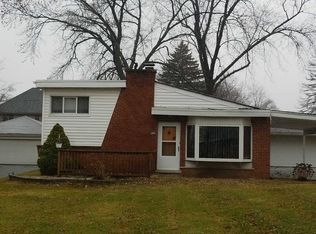 1S552 Stillwell Rd, Oakbrook Terrace, IL 60181