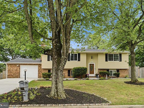 2nd image of 311 Bogota Dr