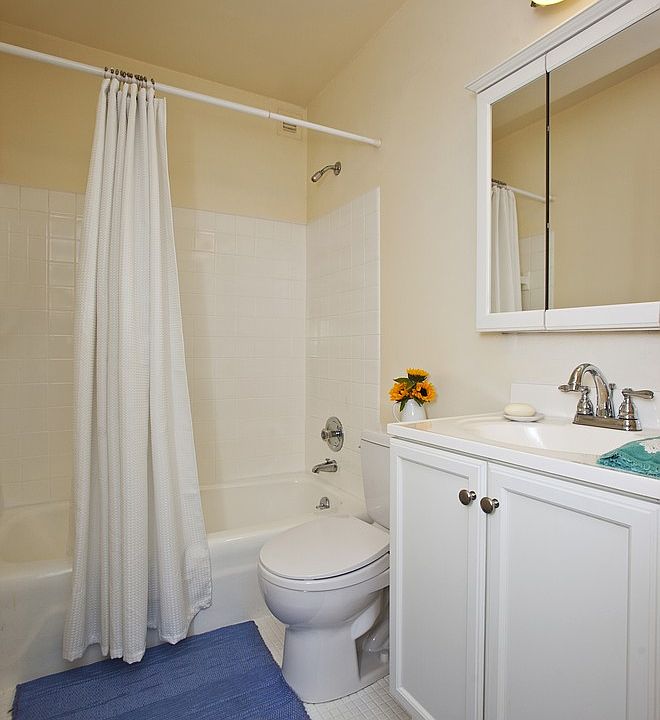 1st image of 245 E 54th St APT 27T