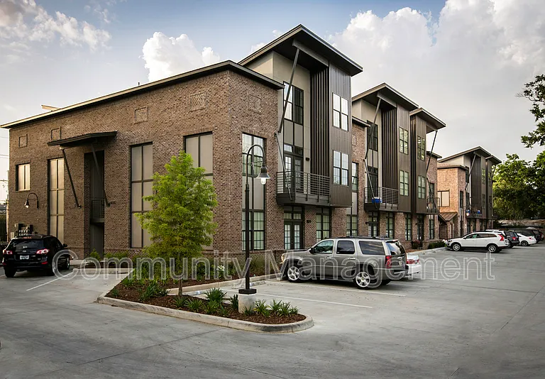 333 E Boyd Dr #22 — Photo 1