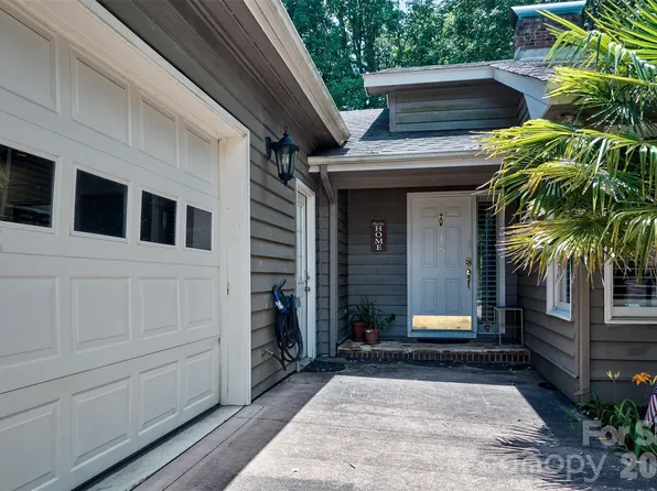 18 Shipmaster Ct, Lake Wylie, SC 29710