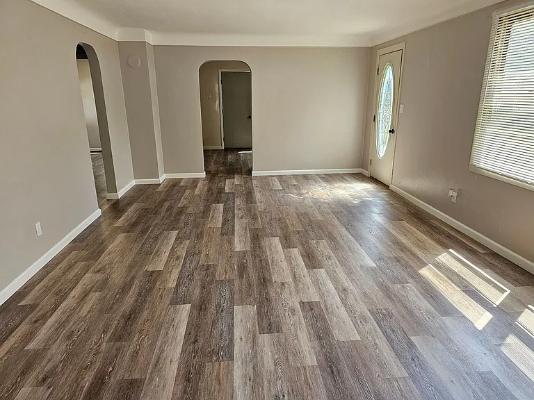 417 Wood Ave — Photo 8