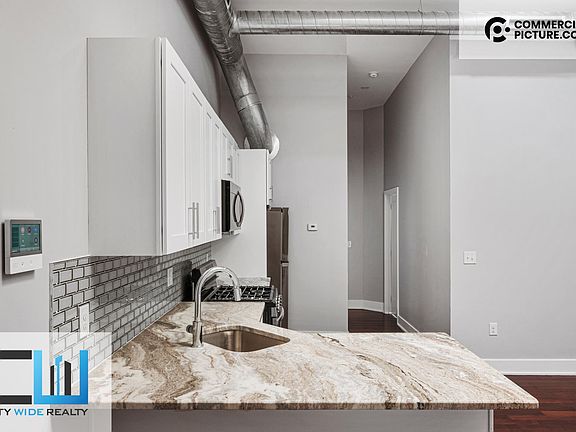3rd image of 302 Richmond St #12A