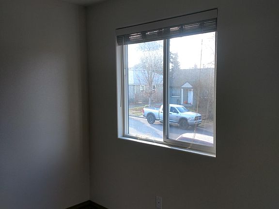 5th image of 3407 West St