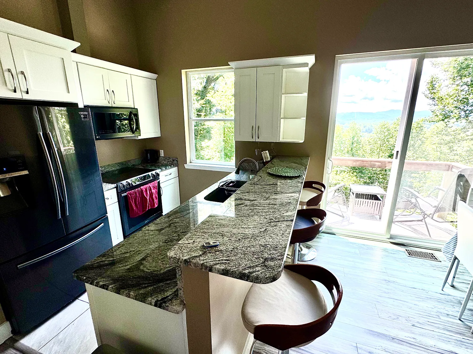 27 Westwood Dr — Photo 1