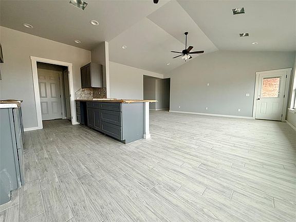 5th image of 3324 Continental Ct