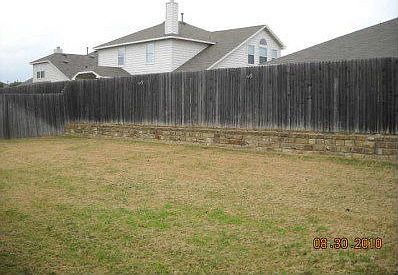 2nd image of 920 Lindstrom Dr