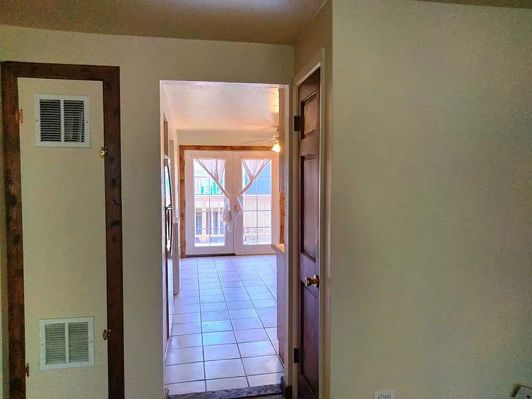 1143 Lamar St — Photo 11
