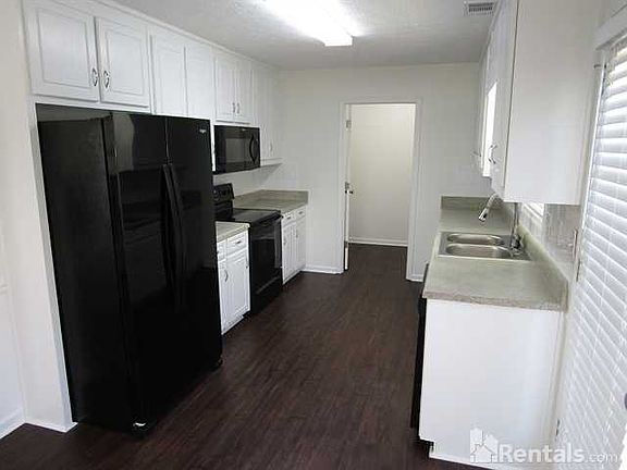 4th image of 2433 Green Hollow Ct