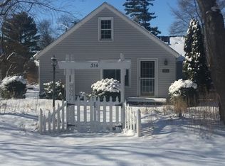 314 Charlotte Ave, Crystal Lake, IL 60014