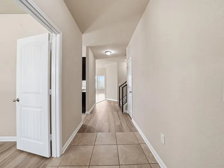 613 Longhorn Cavern Rd — Photo 4
