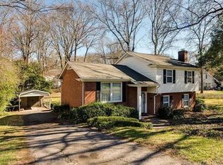 6811 Sunview Dr, Charlotte, NC 28210