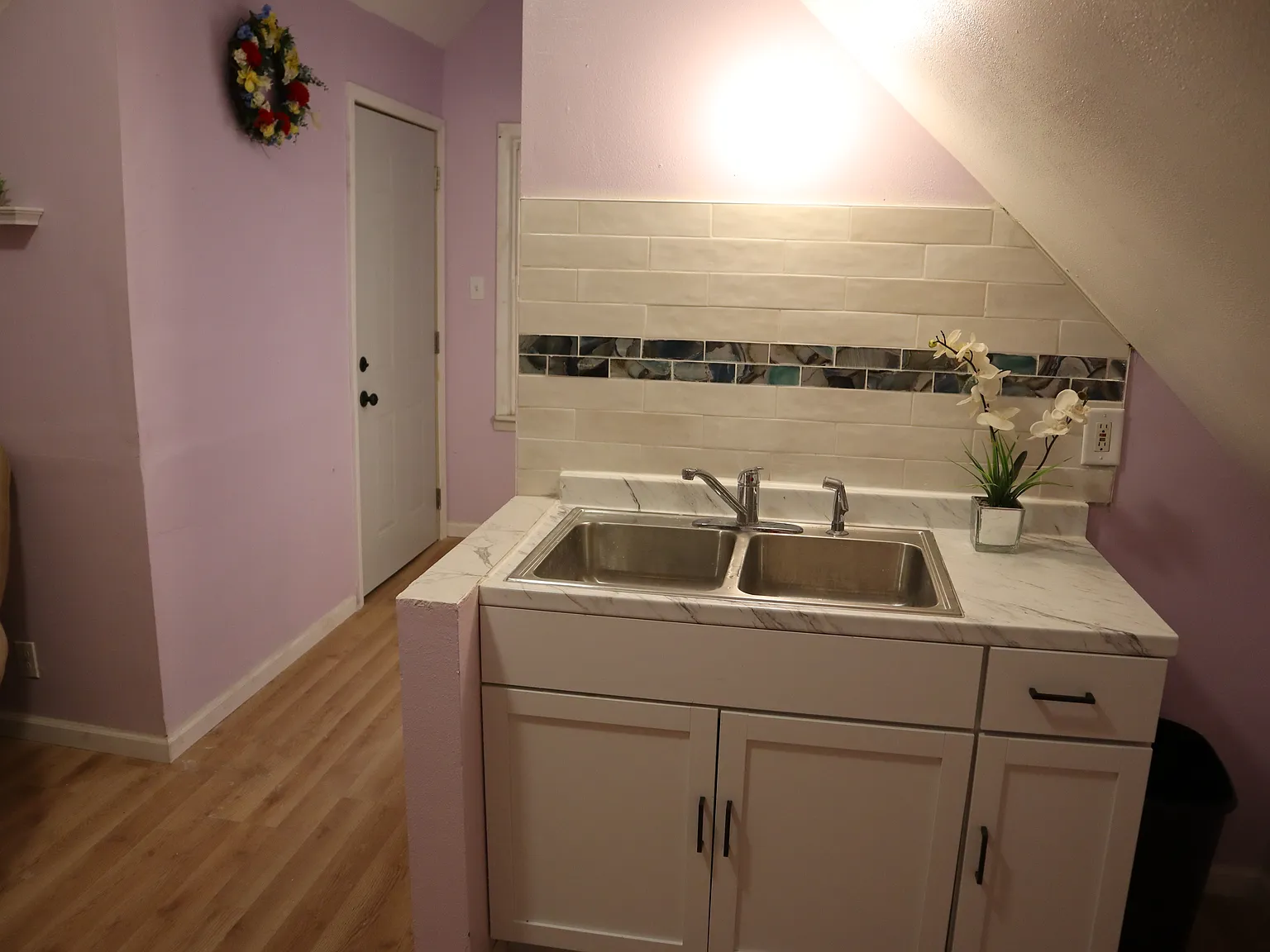 1 bed, $895 — Photo 3