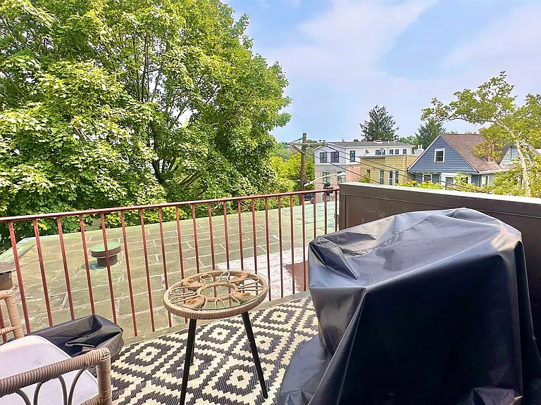 100 Hauxhurst Ave #1 — Photo 30