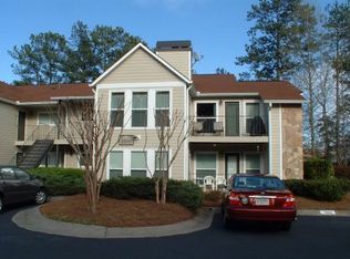2210 Lake Pointe Cir, Roswell, GA 30075