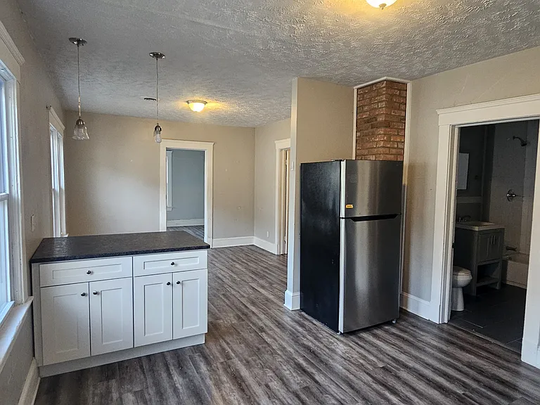 2810 York Ave #UP — Photo 4