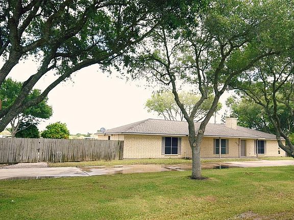 3rd image of 9203 Kostelnik St