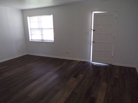 2nd image of 724 Dyer St