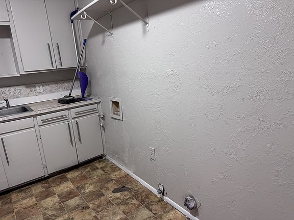 3rd image of 5916 Austin Ave