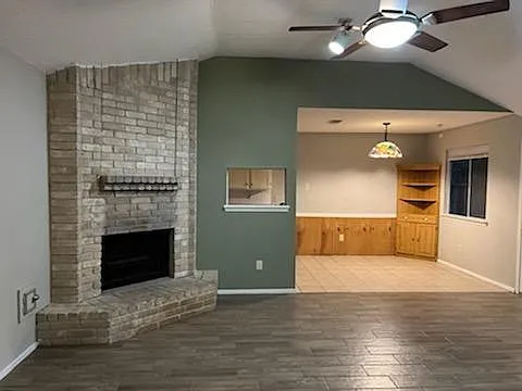 2327 Goldspring Ln — Photo 6