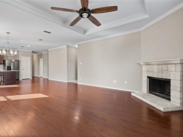 2904 Whispering Pine Blvd