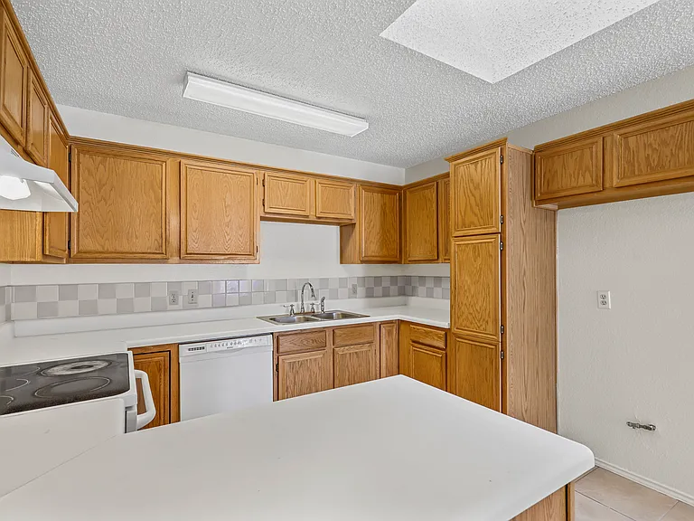 2804 Monthaven Dr — Photo 9
