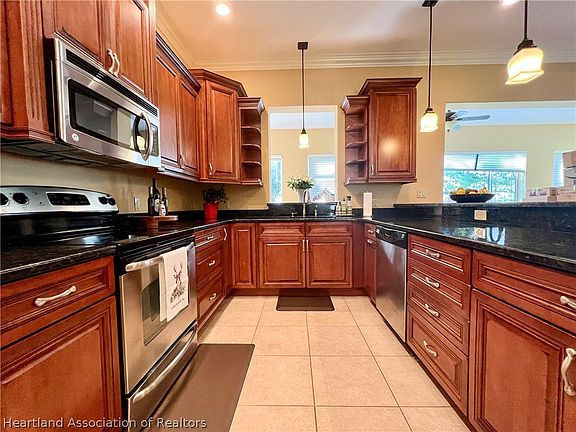 3rd image of 200 Sirena Dr