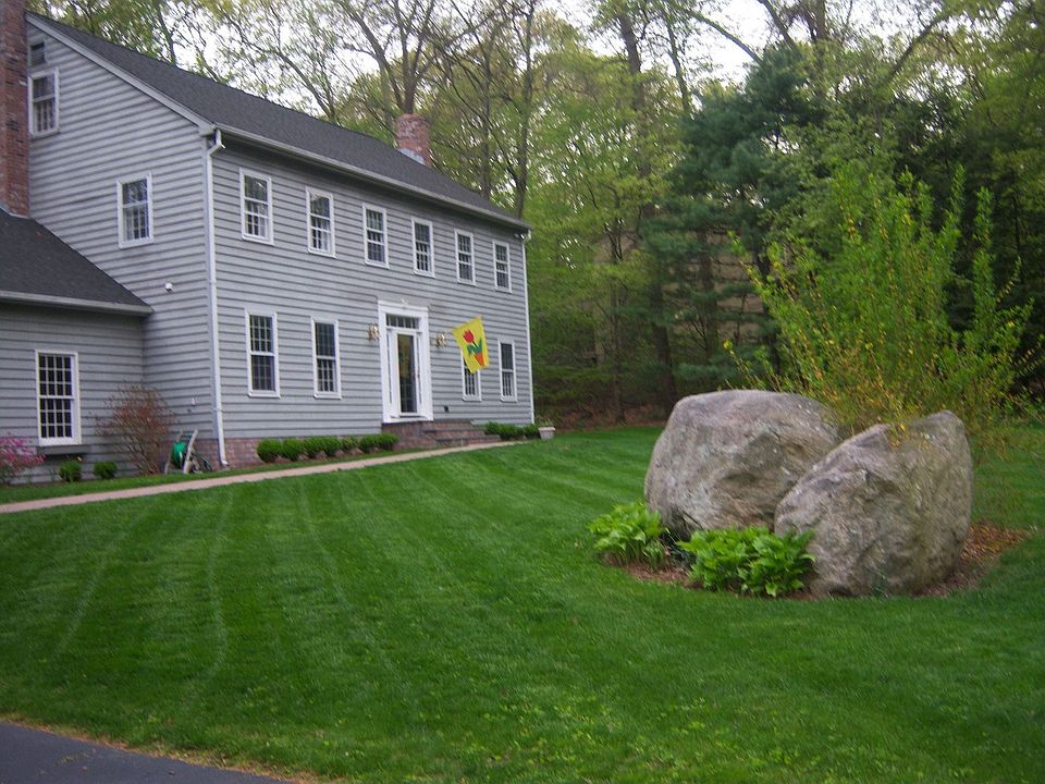 2nd image of 38 Robinhood Dr