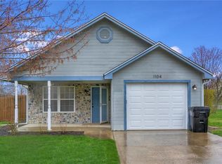 1104 N Arrowhead Ridge Dr, Independence, MO 64056