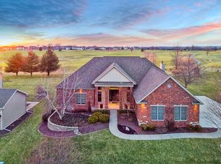 2707 Crooked Creek Rd, Bloomington, IL 61705