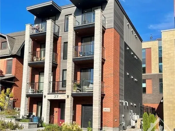 27 Monk St #3, Ottawa, ON K1S 3Y7