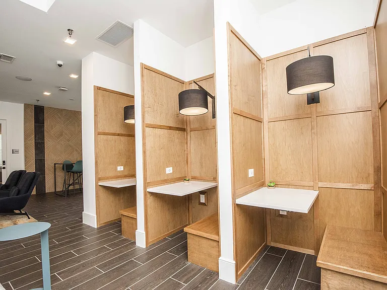 Flagship Kern's Apartments — Photo 7